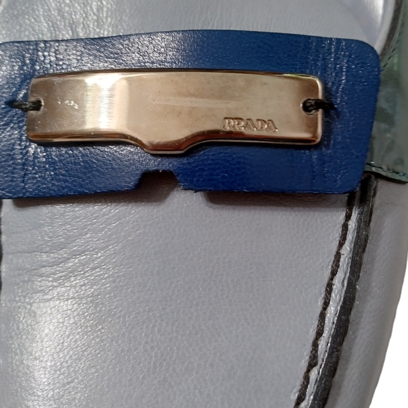 PRADA • 37 1/2 • Leather loafers blue logo showing Italian Luxury flats slip on - Picture 2 of 9